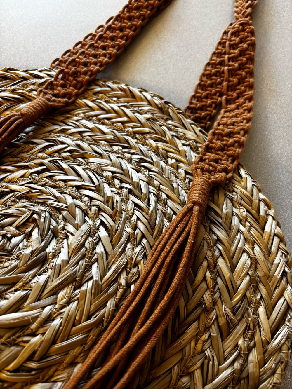 Universal Thread Woven Round Straw Shoulder Bag with Brown Tassel Straps - Picture 2 of 7